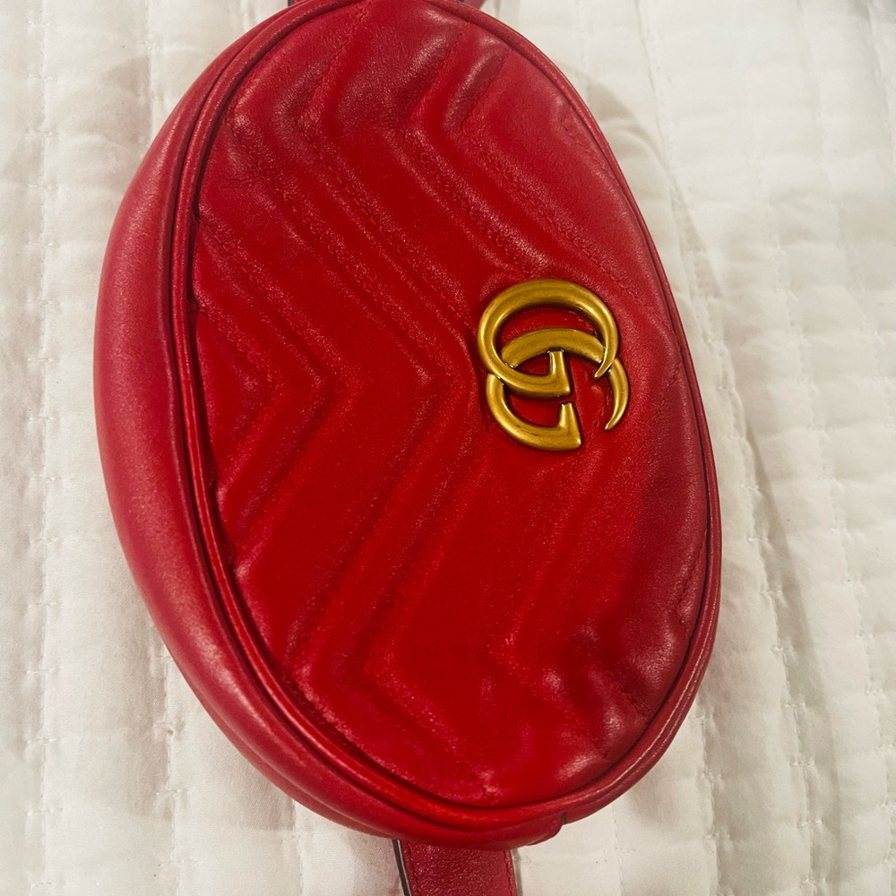 Red Authentic Gucci Belt Bag/Crossbody Bag with Quilted Texture and Gold Logo